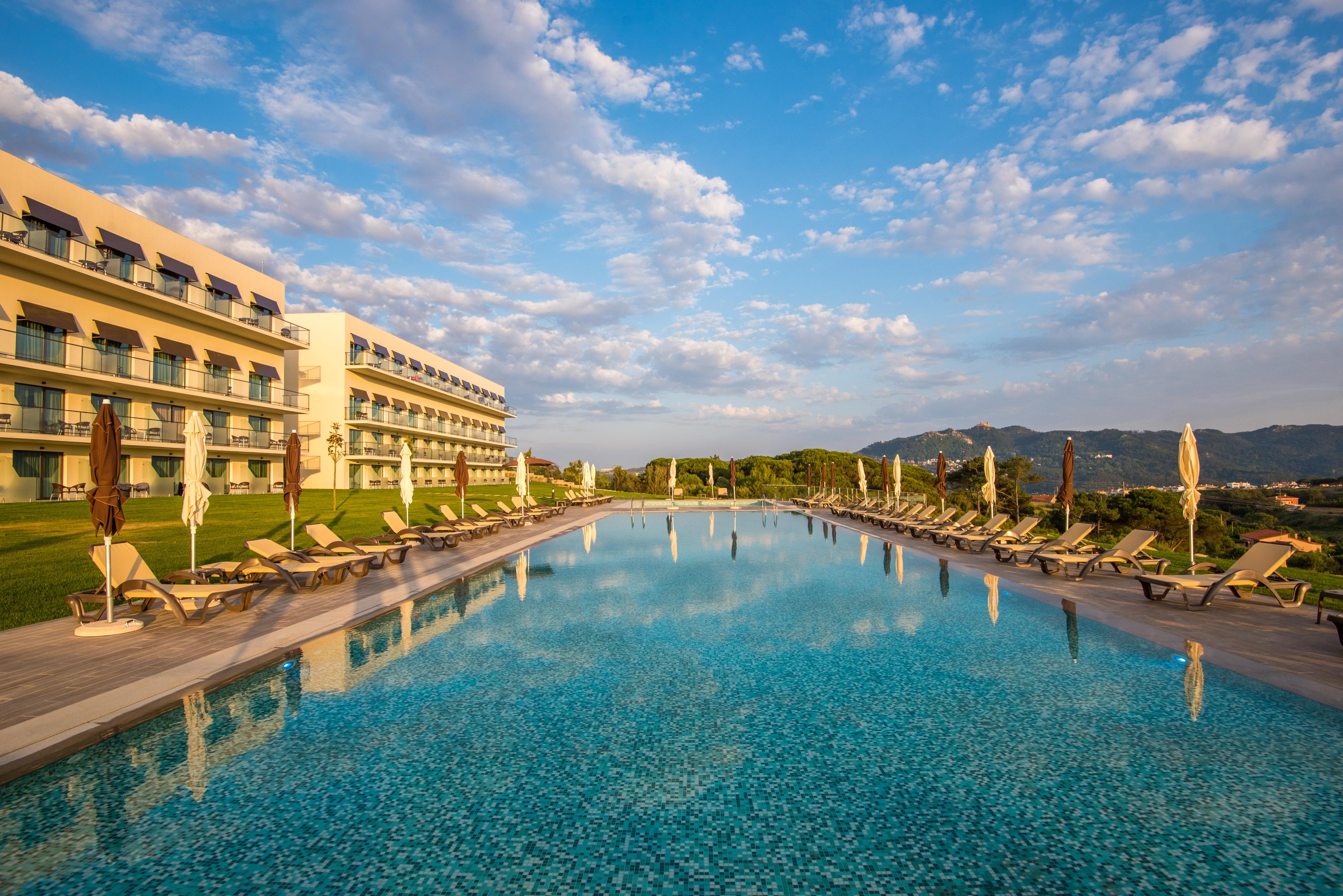 Vila Gale Sintra Ngoại thất bức ảnh The resort's main pool