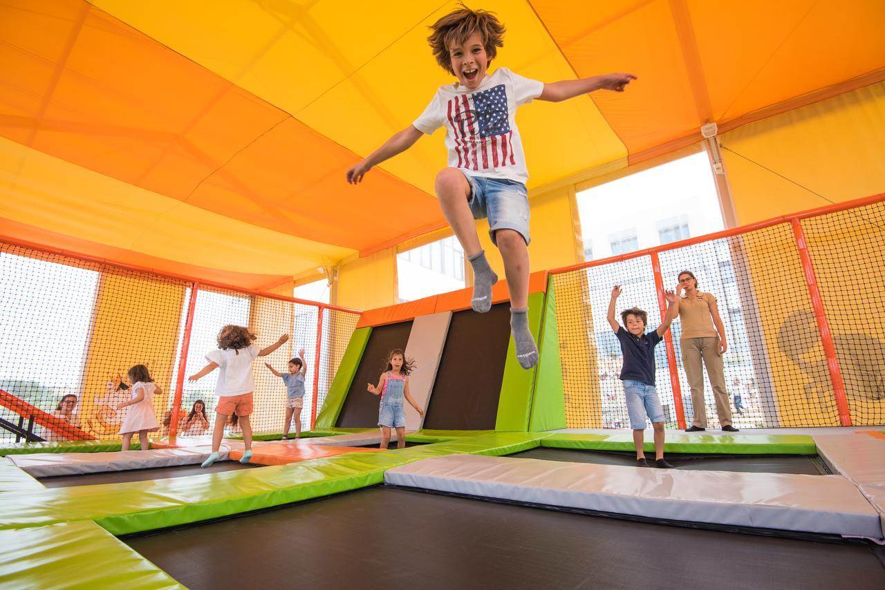 Vila Gale Sintra Ngoại thất bức ảnh Children playing at an indoor playground